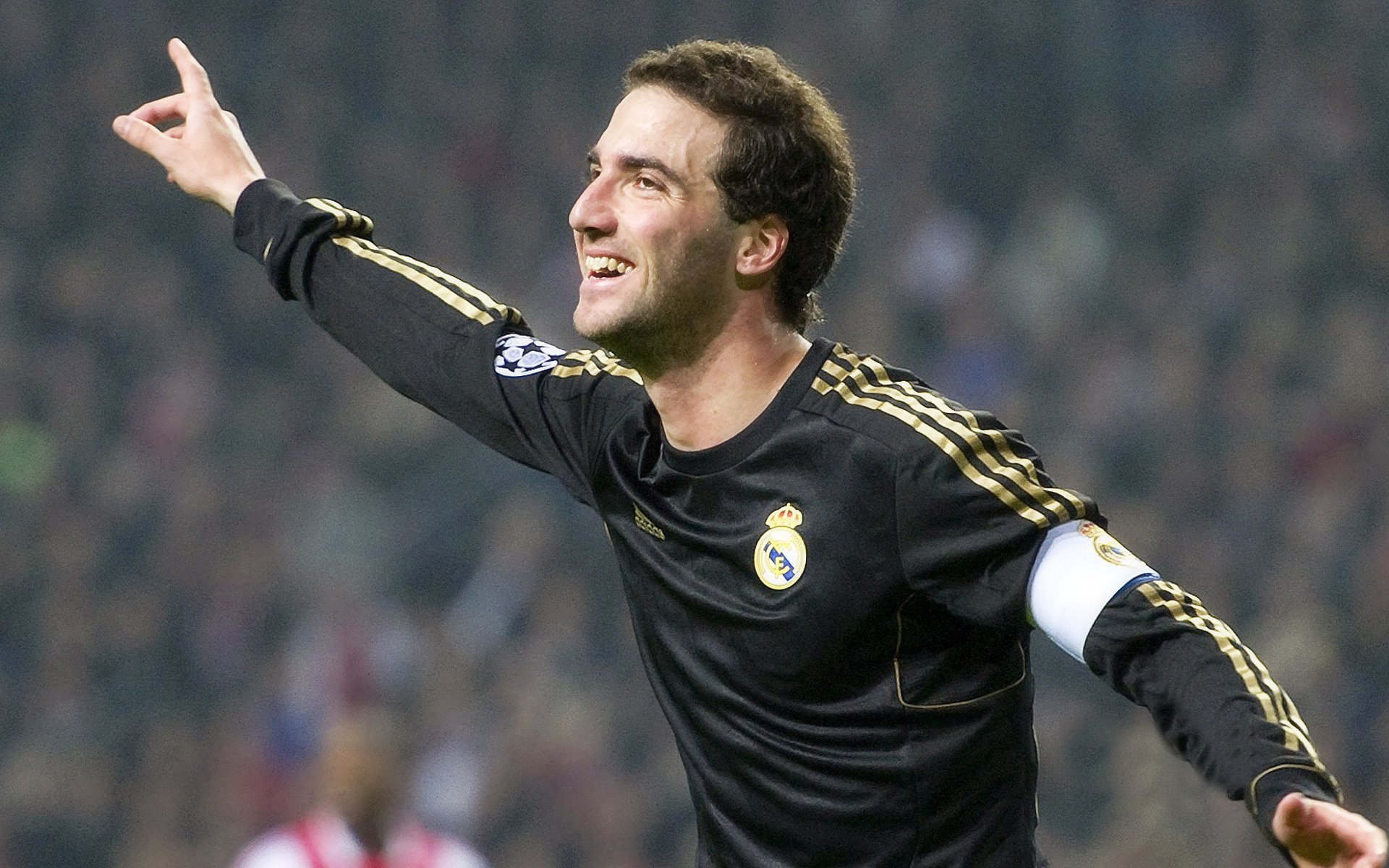 未来总冠军预测：哪些球队具备巨大潜力？，未来球王会是谁