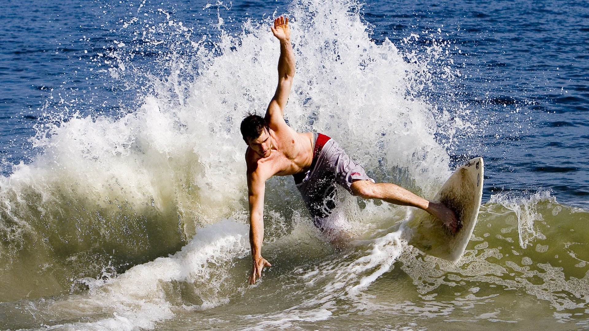 开云体育APP下载-比赛后访：李明感谢队友拼搏，目标冠军！，李明参加射击比赛